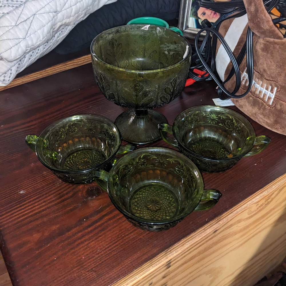 Vintage Green Glass Bowl Set